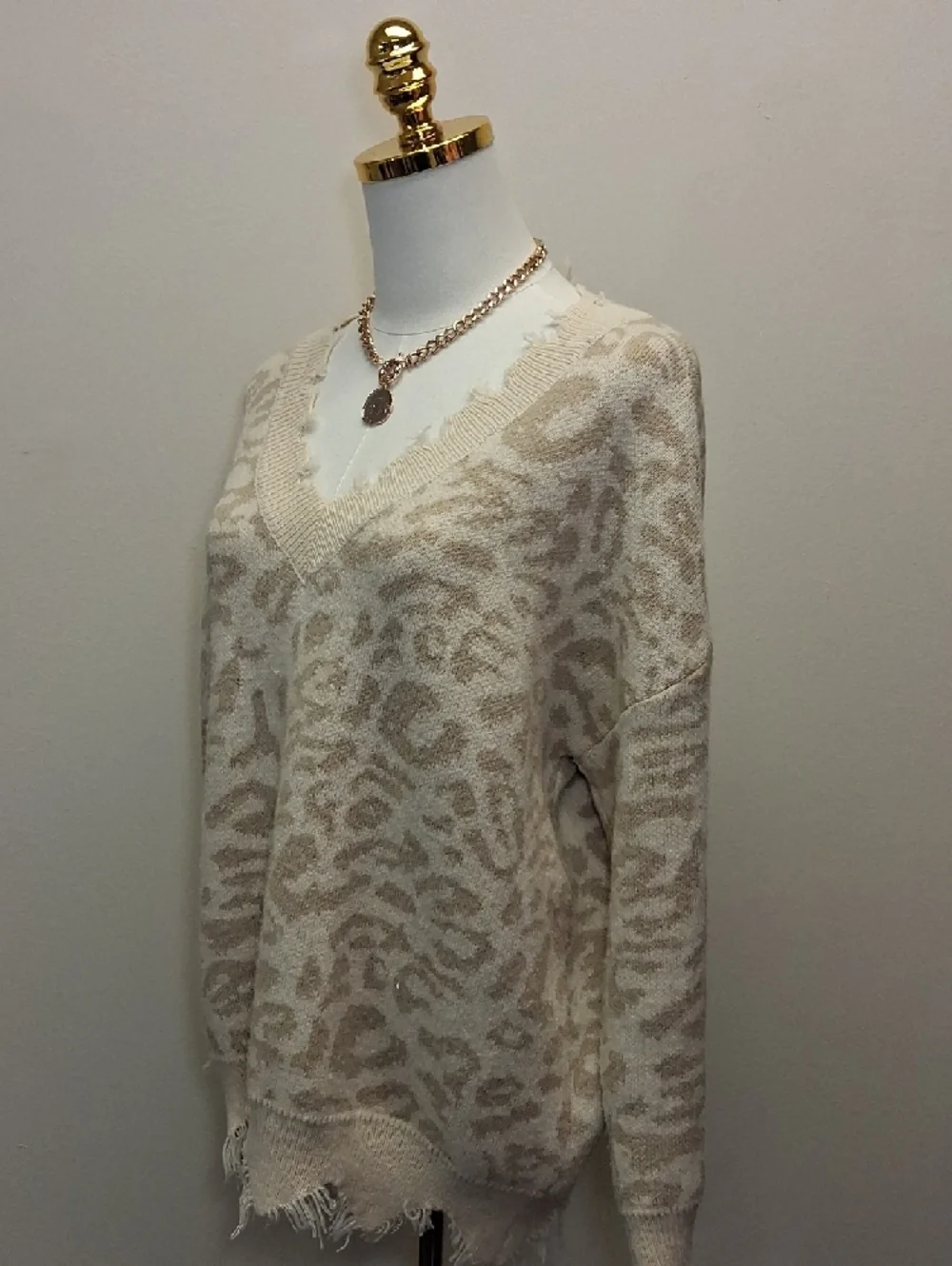 Main Strip Leopard Print Distressed V Neck Sweater Neutral Knit Size Small